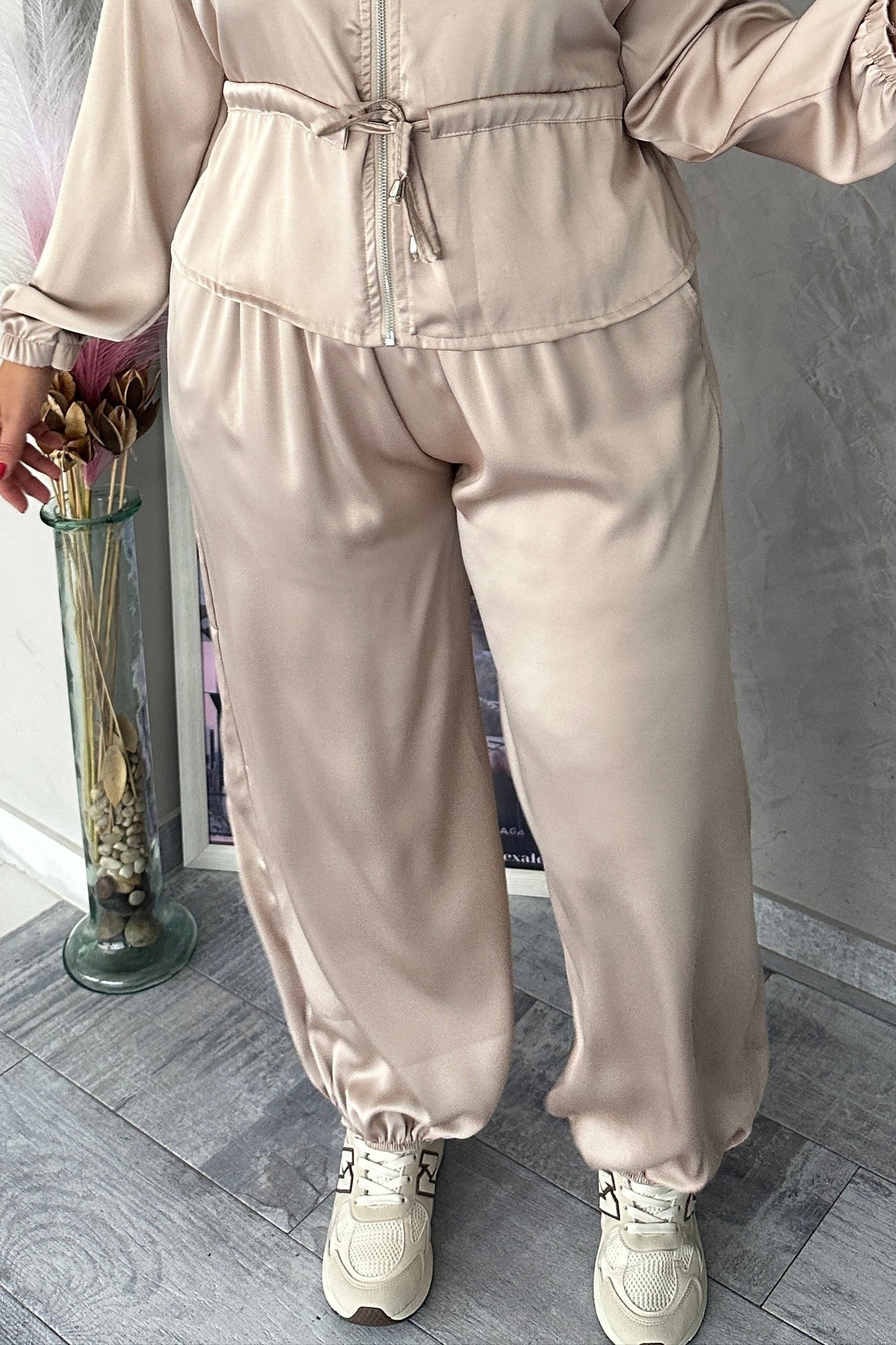 Pantalón Satinado Globo Beige