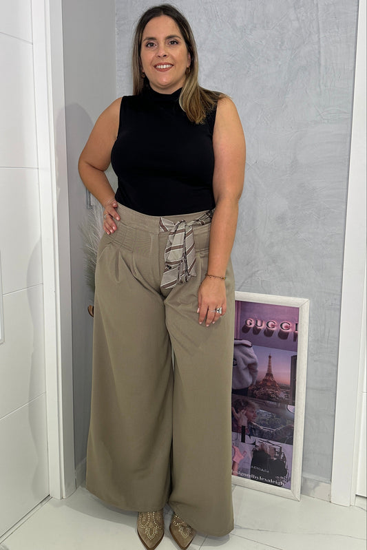 Top Básico Cuello Perkins Negro